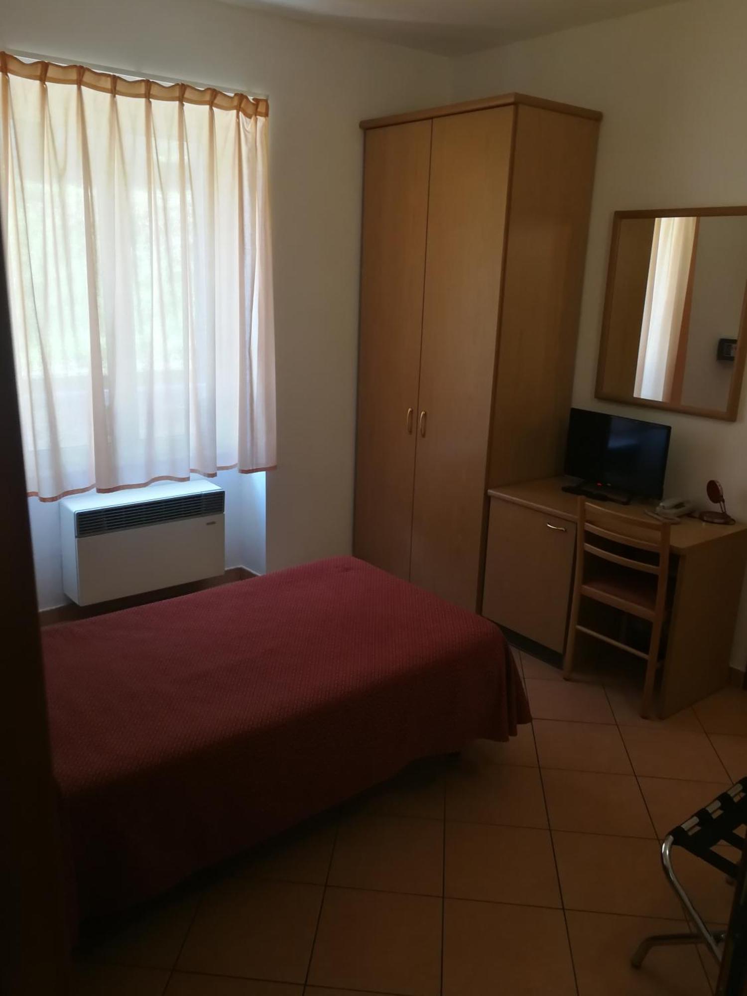 Albergo Della Stazione Кайро-Монтенотте Номер фото
