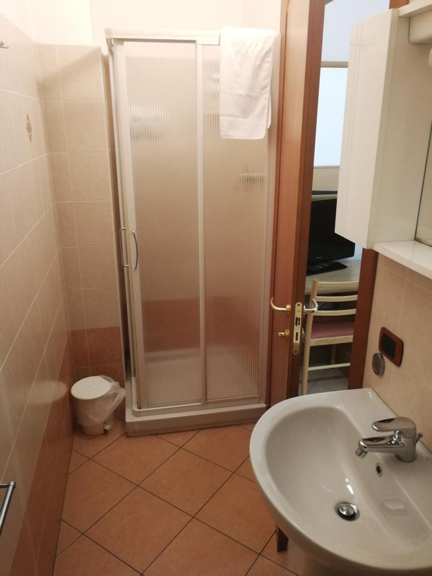 Albergo Della Stazione Кайро-Монтенотте Номер фото